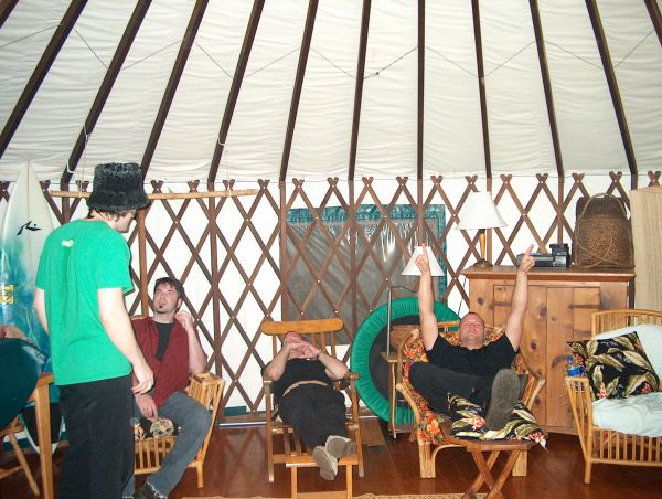 Beatniks Hawaii 2, Montana 045.jpg